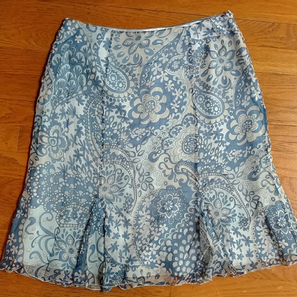 Petite Sophisticate size 6 skirt.